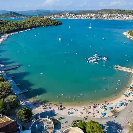 Lovisca Campsite Jezera