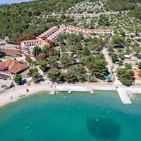 Lovisca Camping Jezera