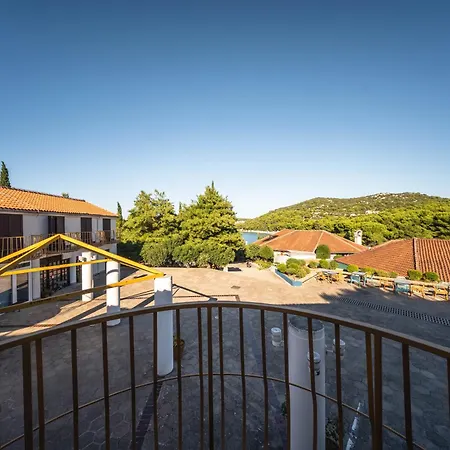 Κάμπινγκ Lovisca