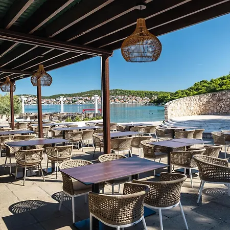 Lovisca Camping Jezera