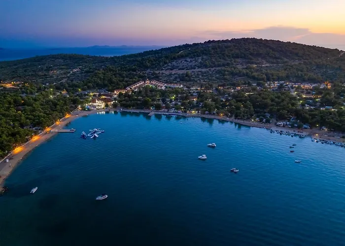 Lovisca Parque de Campismo Jezera