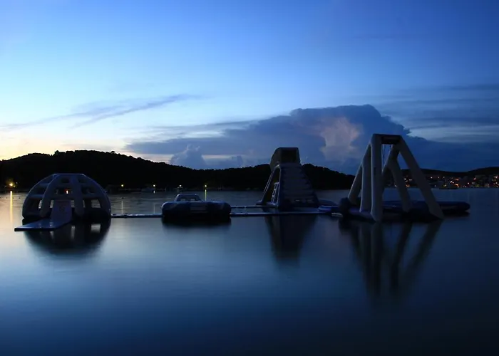 Lovisca Parque de Campismo Jezera