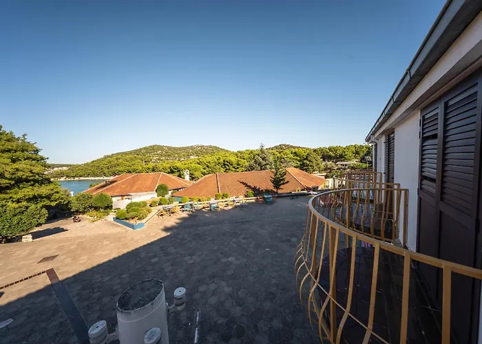 Lovisca Parque de Campismo Jezera