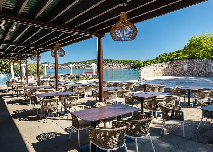 Lovisca Parque de Campismo Jezera